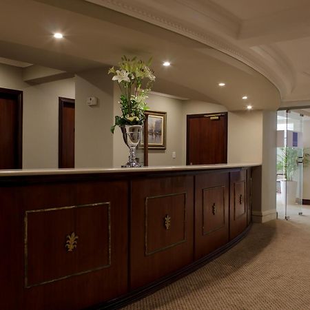 Hotel Le Vendome Cape Town Exterior photo The interior of the hotel
