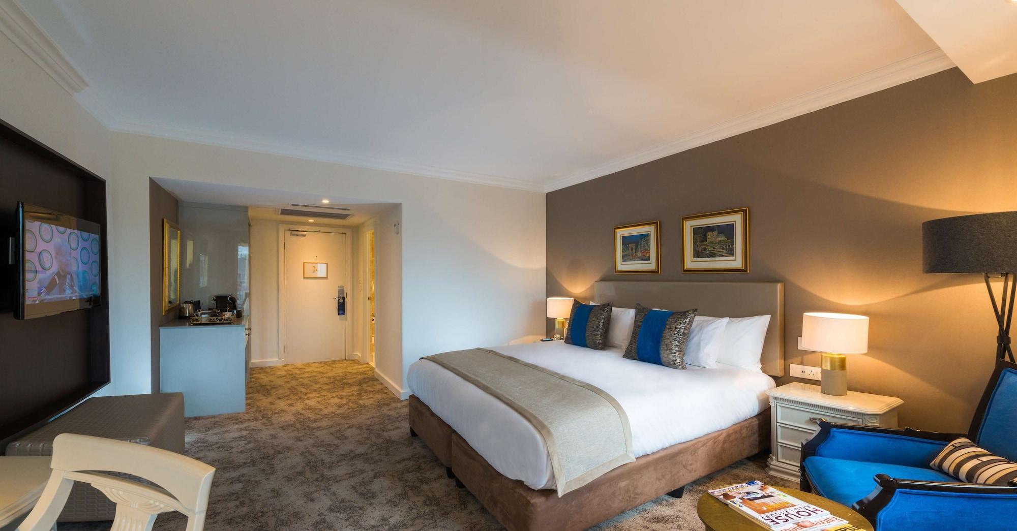 Hotel Le Vendome Cape Town Exterior photo A bedroom at the hotel
