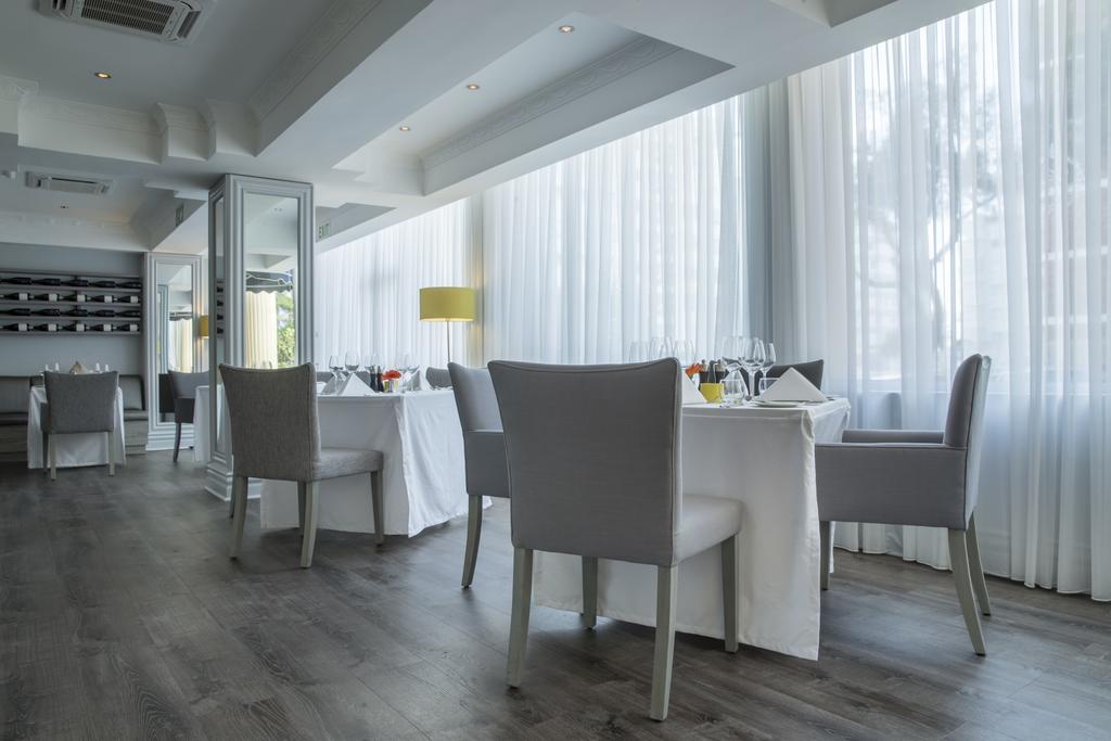 Hotel Le Vendome Cape Town Exterior photo Restaurant