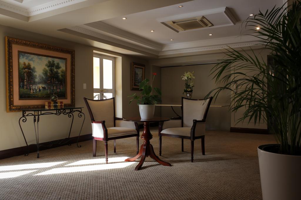 Hotel Le Vendome Cape Town Exterior photo The interior of the hotel