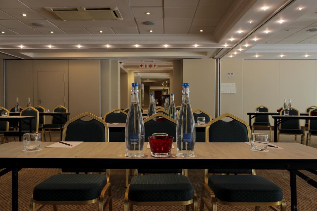 Hotel Le Vendome Cape Town Exterior photo Meeting room