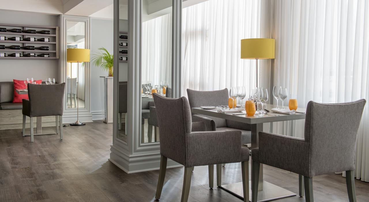 Hotel Le Vendome Cape Town Exterior photo Restaurant