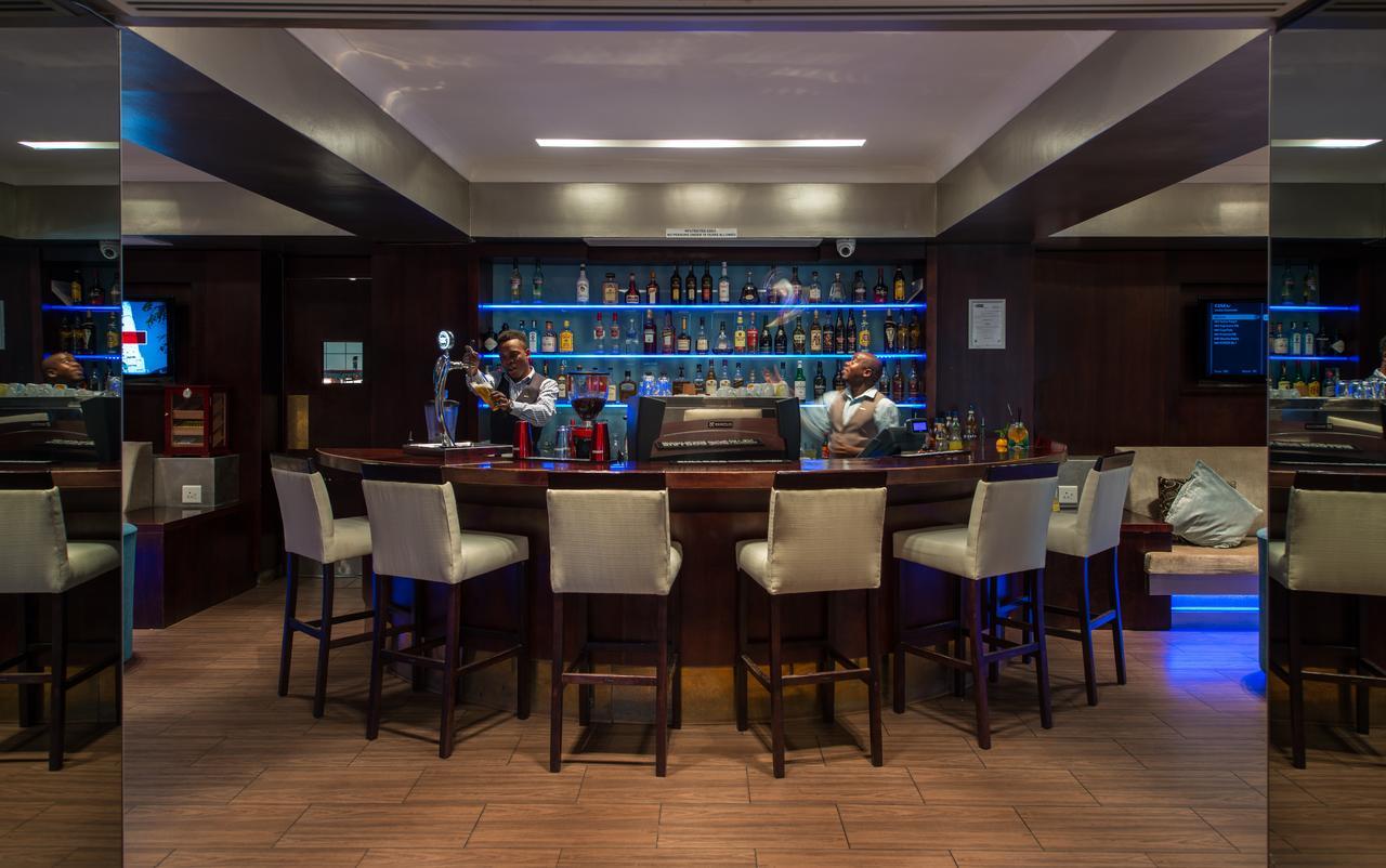 Hotel Le Vendome Cape Town Exterior photo The bar at the lounge