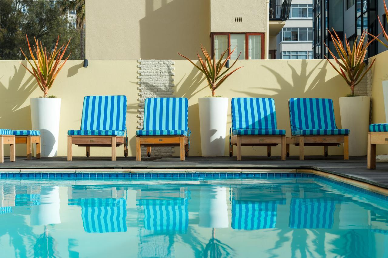 Hotel Le Vendome Cape Town Exterior photo The pool at the Hotel